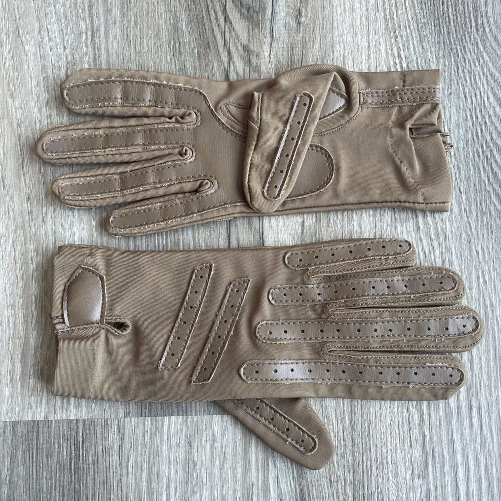 CLASSIC STRETCH Women's Tan One-Size Driving Riding Gloves Old‎ Money